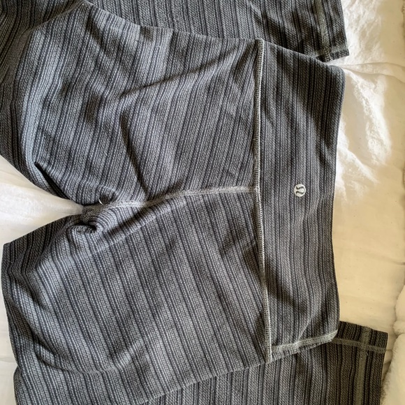 Wunder Under Crop II - Picture 2 of 3